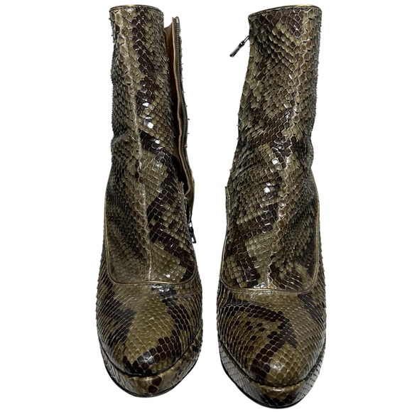 PRADA SNAKESKIN HIGH HEEL ANKLE BOOT
OLIVE GREEN WITH GOLD LEATHER LINING 39 1/2 - Picture 5 of 13